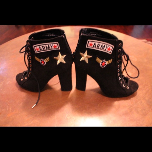 High wide heel with laces - Picture 4 of 5